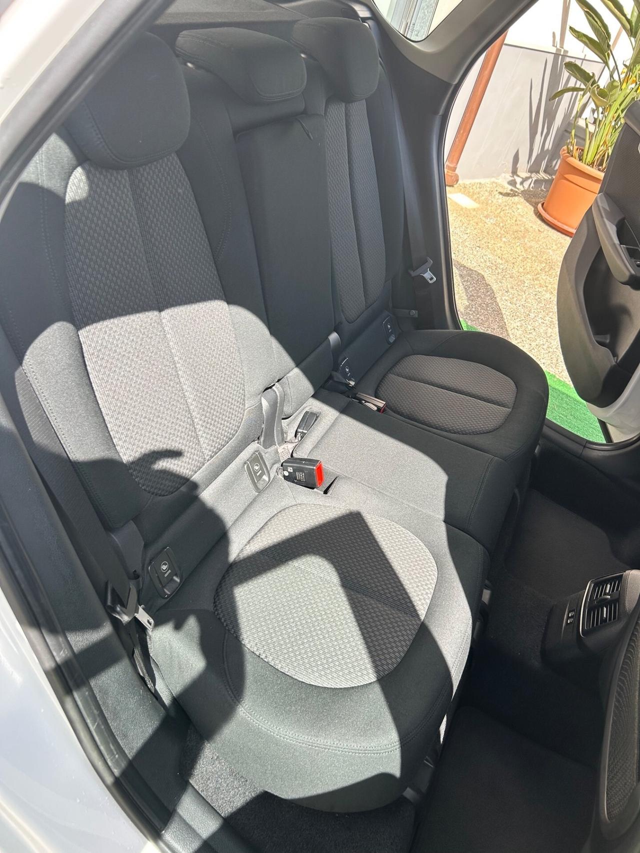 Bmw 2er Active Tourer 220d xDrive Advantage aut.
