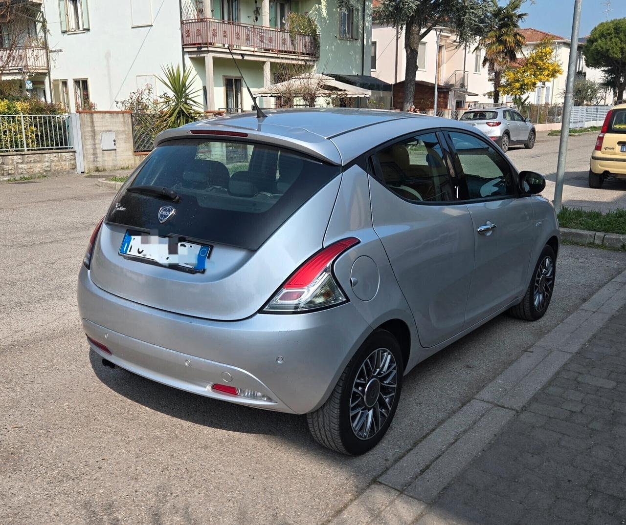 Lancia Ypsilon 1.2 69 CV 5 porte GPL Ecochic Gold