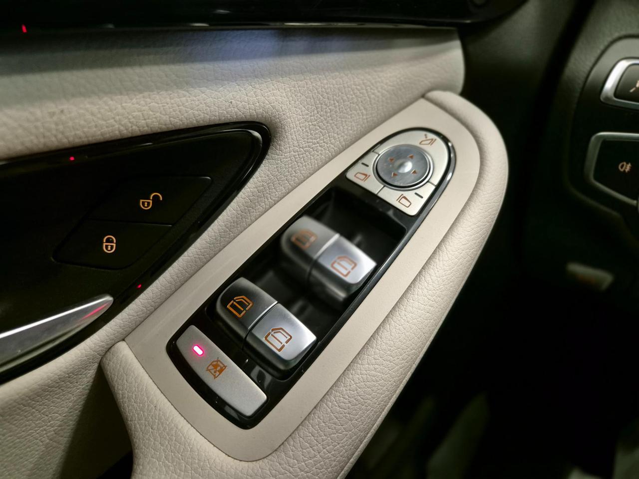 MERCEDES-BENZ C 180 d Executive