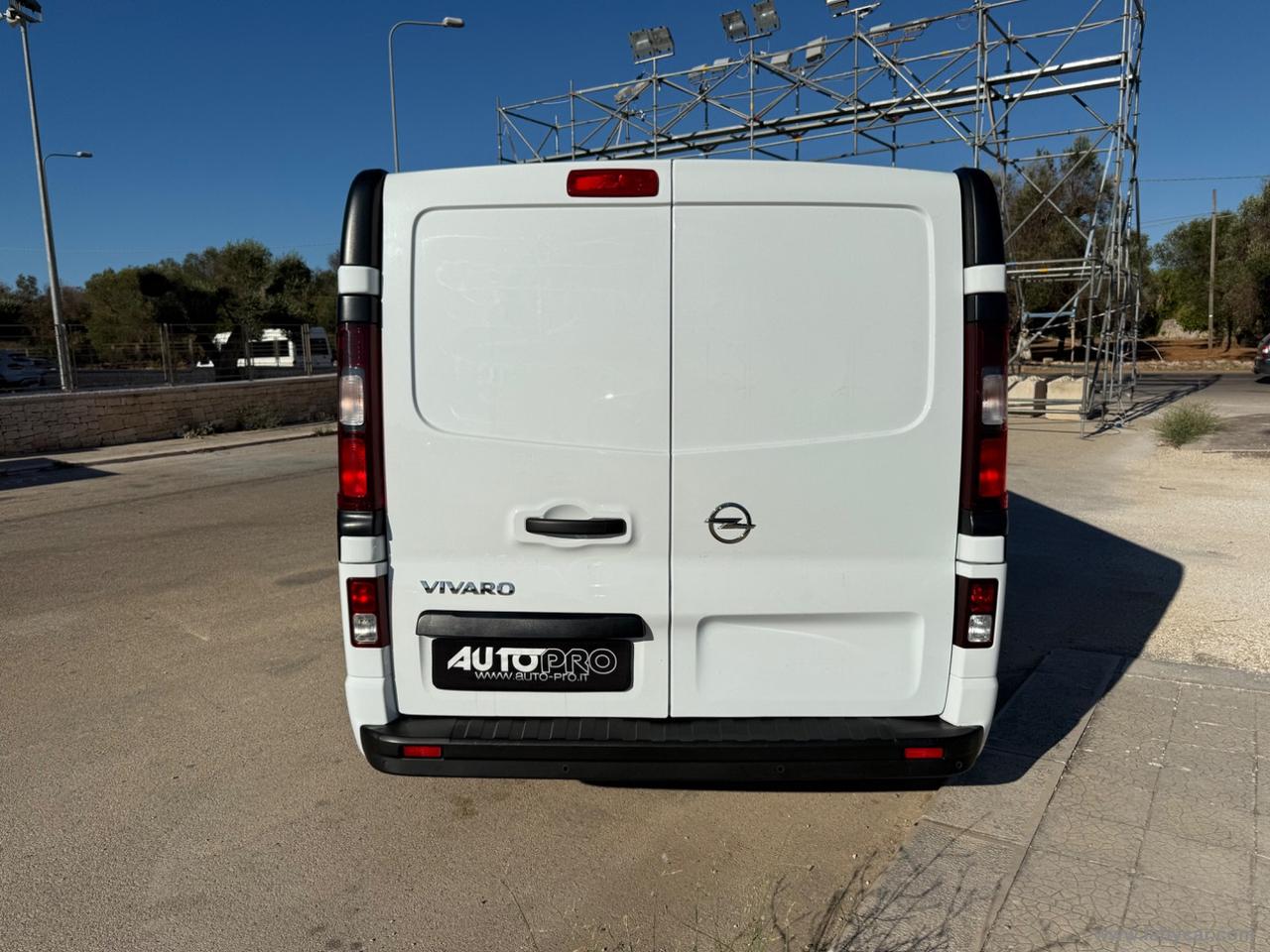 Vivaro 29 1.6CDTI 120 PL-TN Furg.Essent.