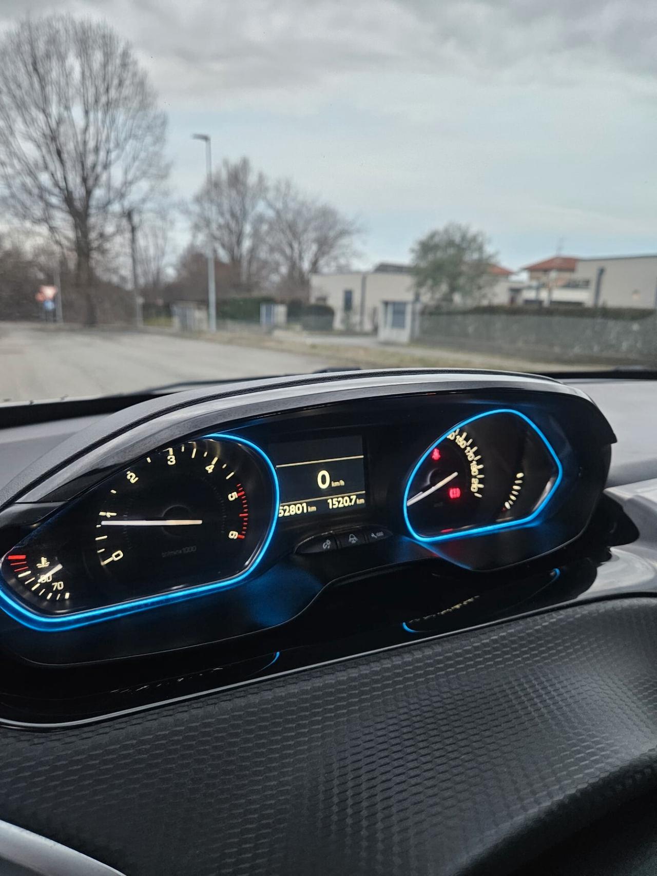 Peugeot 2008 BlueHdi