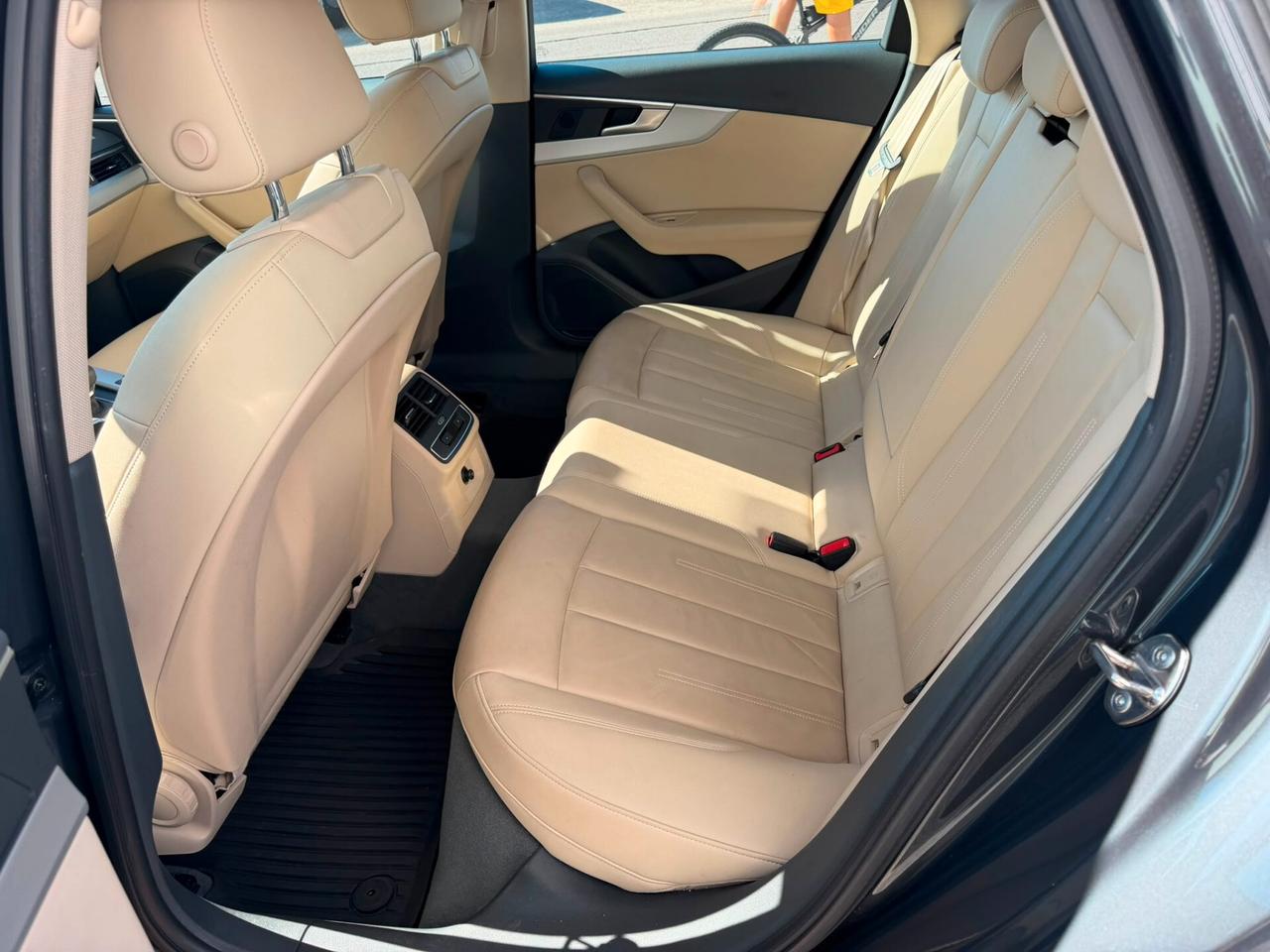 Audi A4 Avant 30 TDI/136 CV S tronic