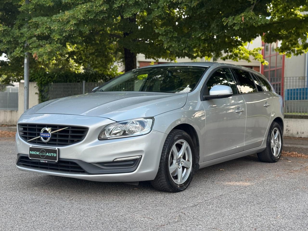 Volvo V60 D2 Geartronic Summum