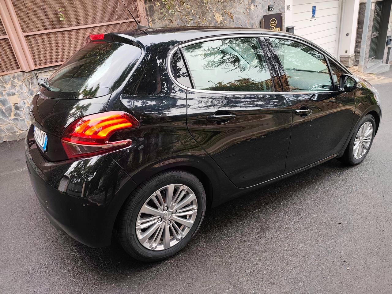 Peugeot 208 BlueHDi 100 CV Allure 2019