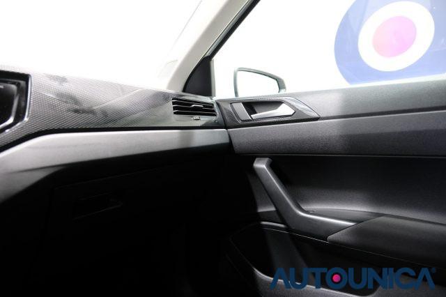 VOLKSWAGEN Polo 1.0 TSI STYLE NEOPATENTATI FARI LED
