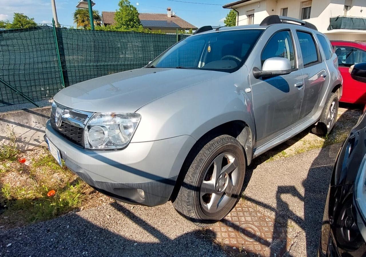 Dacia Duster 1.5 Diesel Neopatentati con gancio di traino