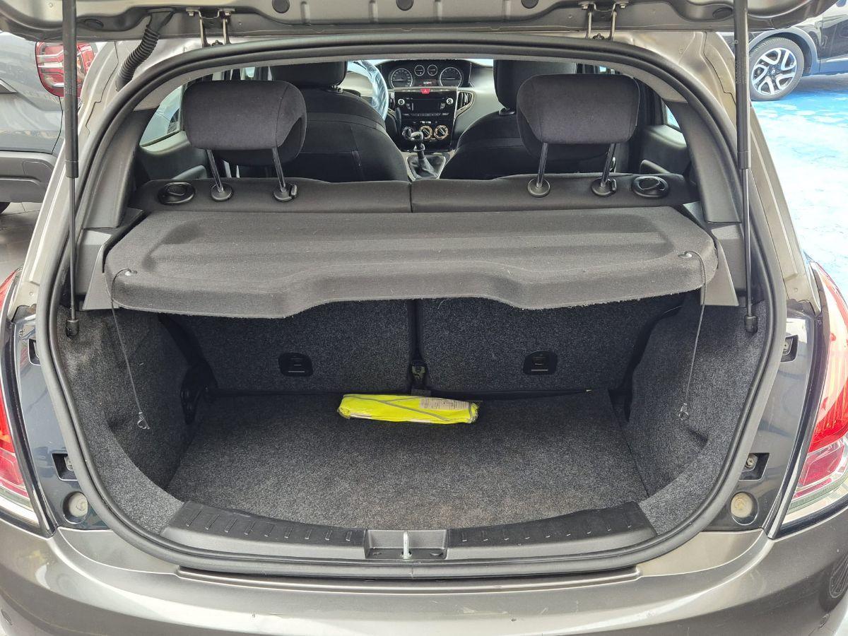 LANCIA - Ypsilon - 1.2 69 CV 5p. Gold