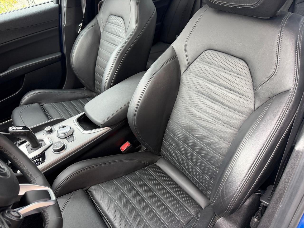 Alfa Romeo Giulia 2.2 jtdm 210CV AT8 AWD Q4 Veloce