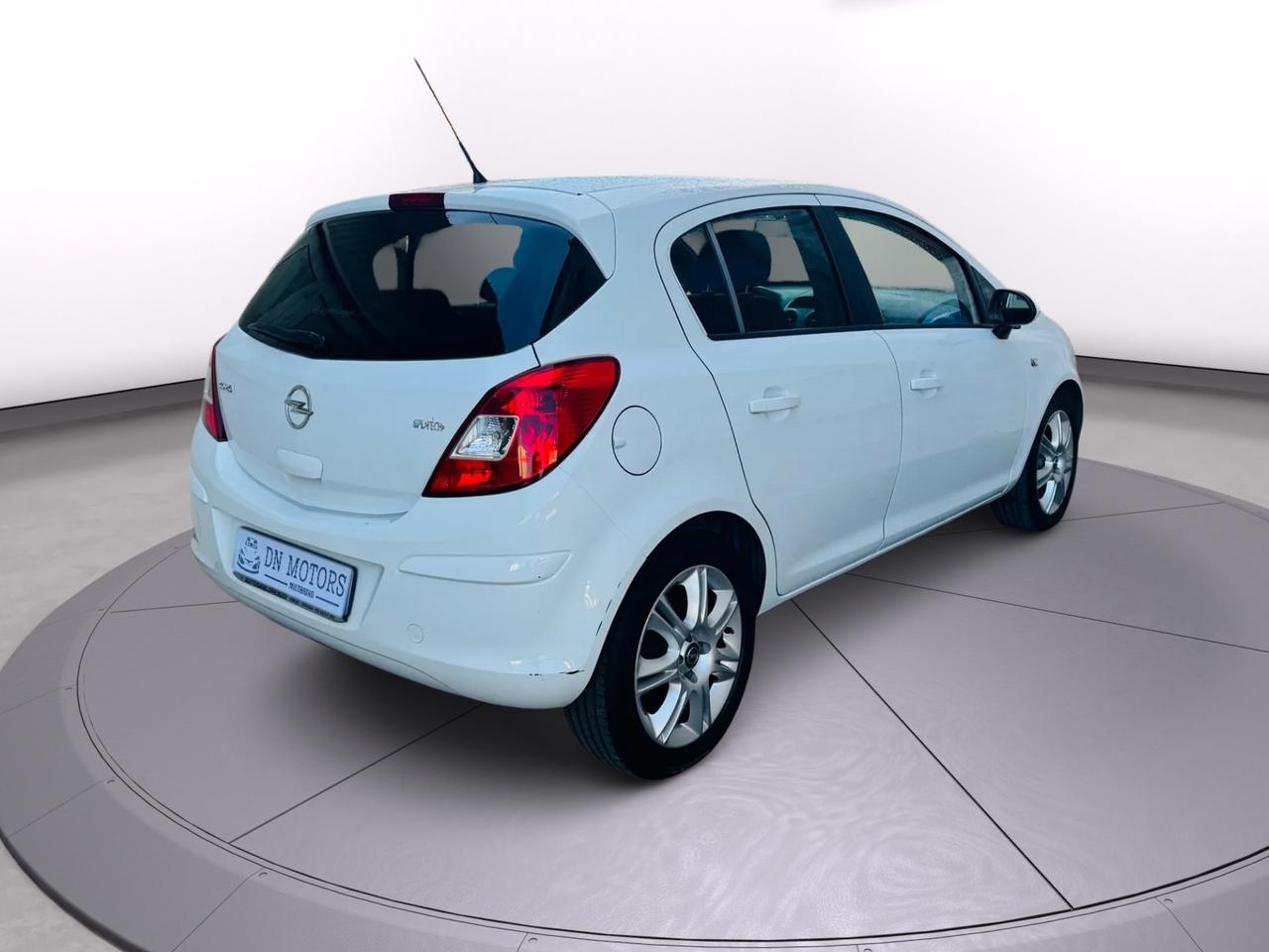 Opel Corsa 1.2 benzina gpl anno 2013