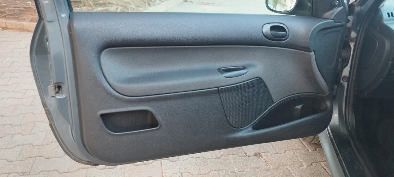 Peugeot 206 1.4 3p. Sweet Years