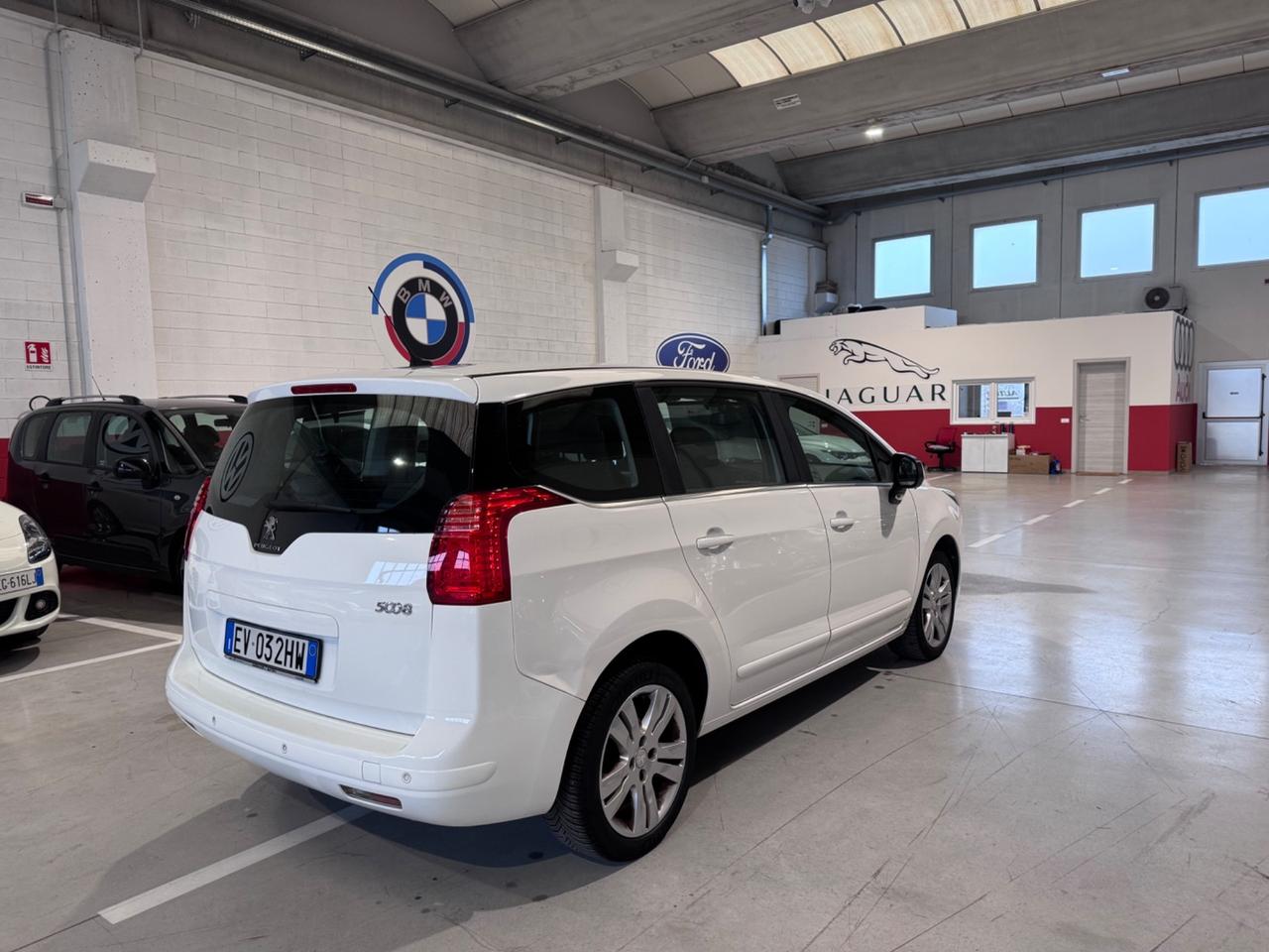 Peugeot 5008 1.6 HDi 115CV Active. 7 Posti