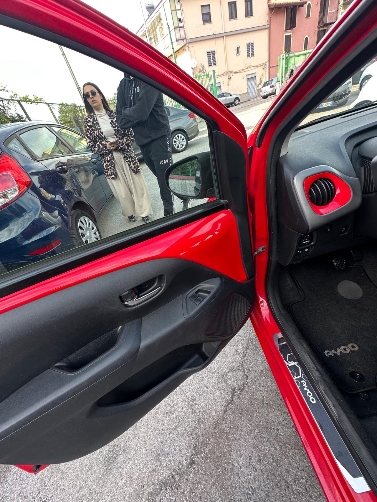 Toyota Aygo 1.0 VVT-i 72 CV 5 porte x-play MMT