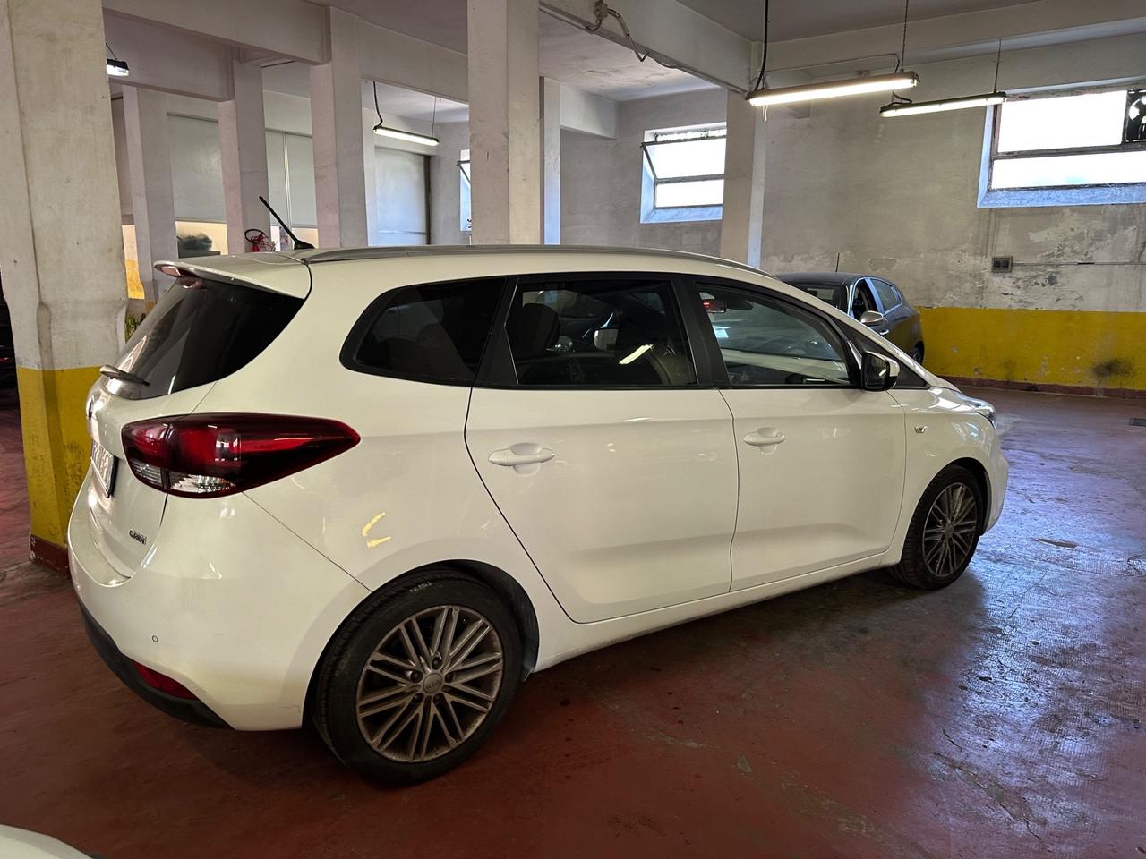 Kia Carens 1.7 CRDi 141 CV Platinum