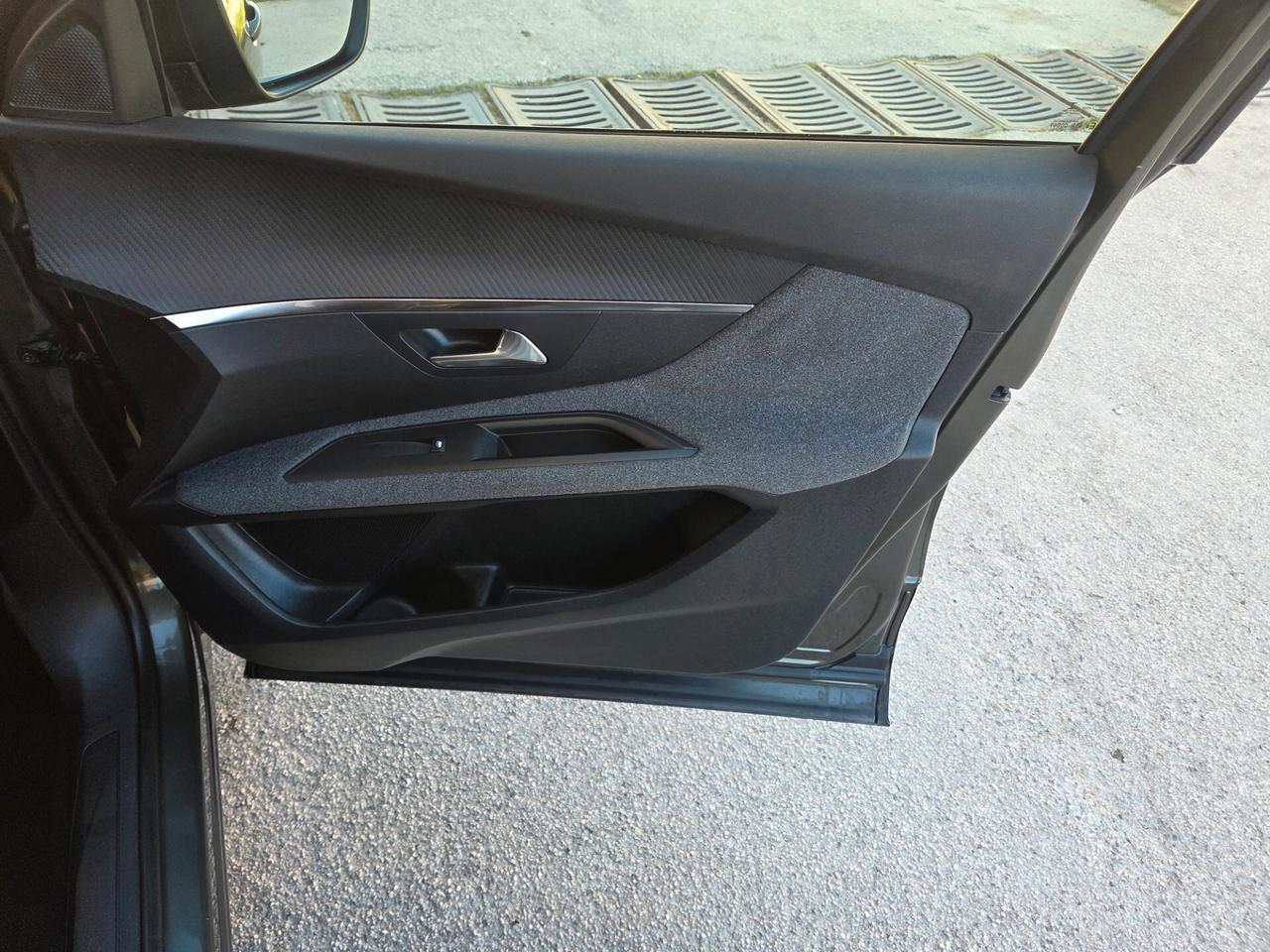 PEUGEOT 3008 1.6 DIESEL 120 CV SOLI KM 110000 CERTIFICATI