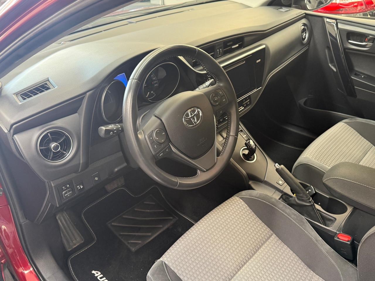 Toyota Auris 1.8 Hybrid Style
