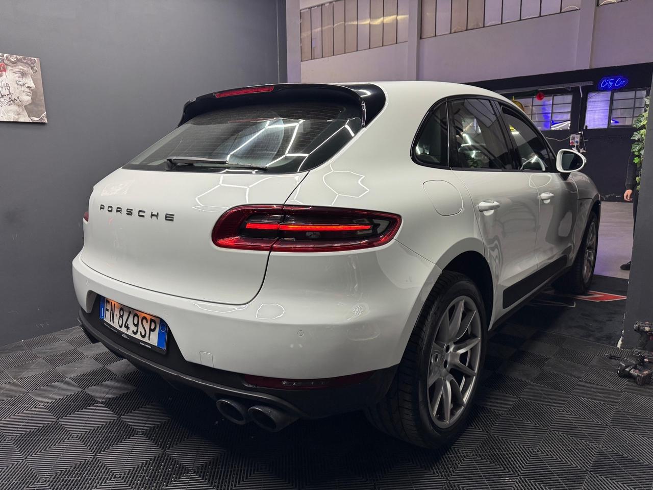 PORSCHE MACAN 2.0 Turbo: Il Tuo Sogno Porsche a un Prezzo Irripetibile