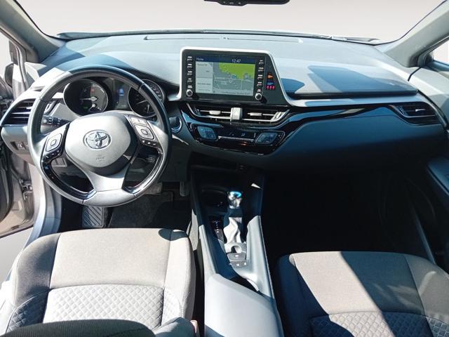 TOYOTA C-HR 1.8 Hybrid E-CVT Business