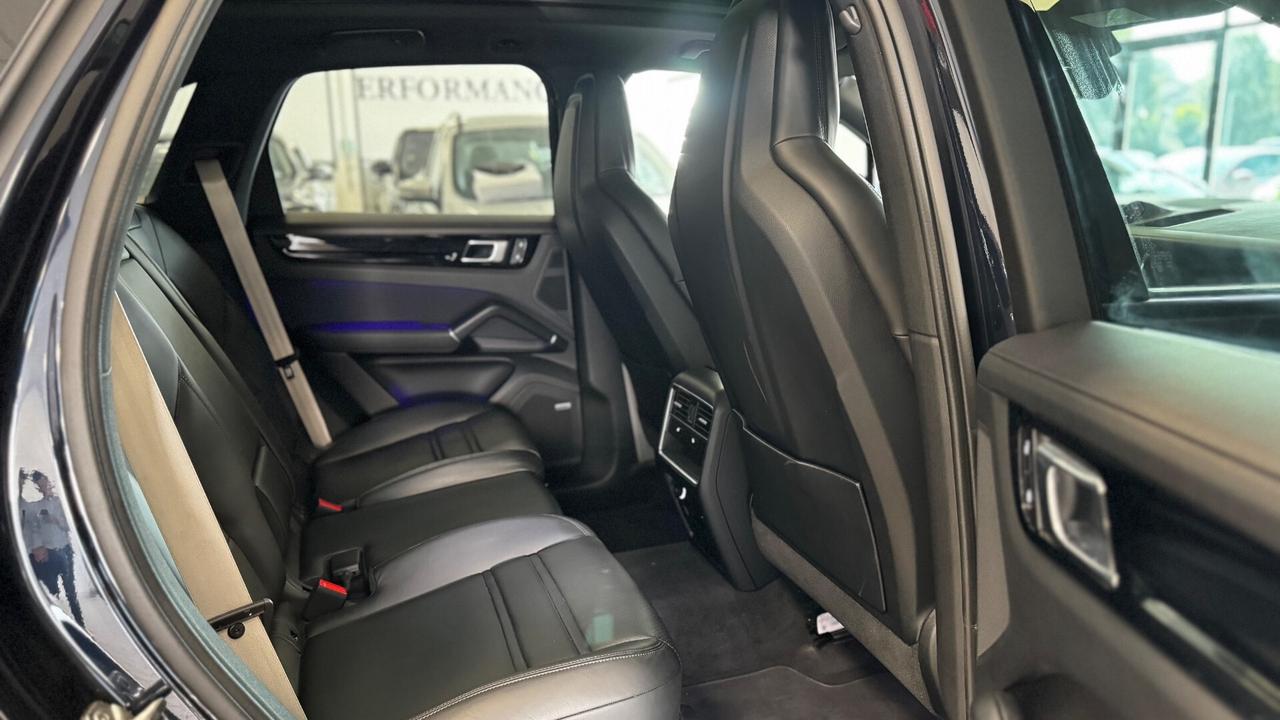 Porsche Cayenne 3.0 V6 Platinum Edition