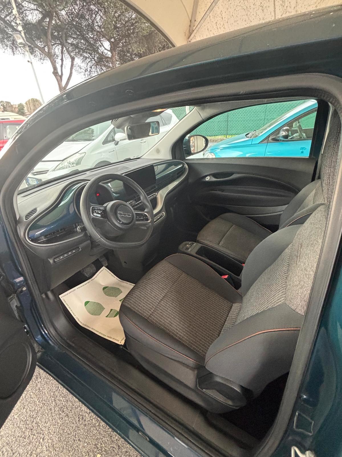 Fiat 500 500e Berlina 42 kWh opening edition