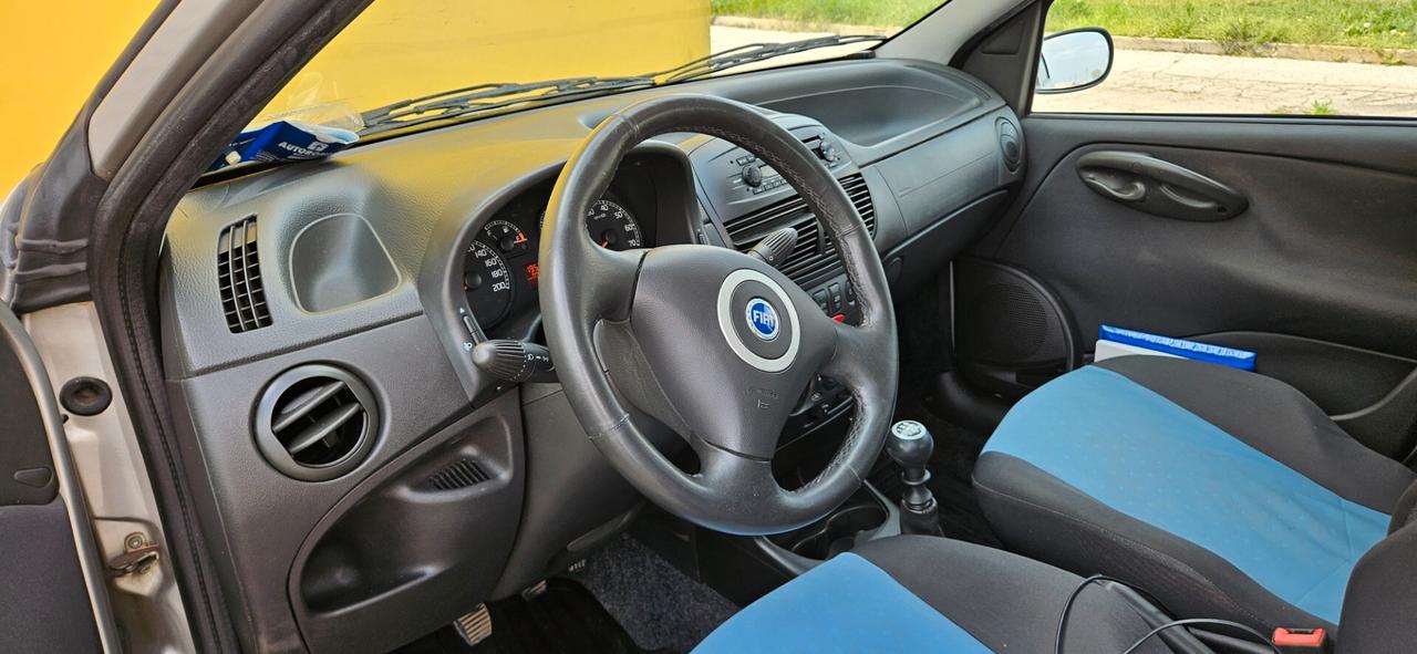 Fiat Punto 1.2i cat 5 porte EL