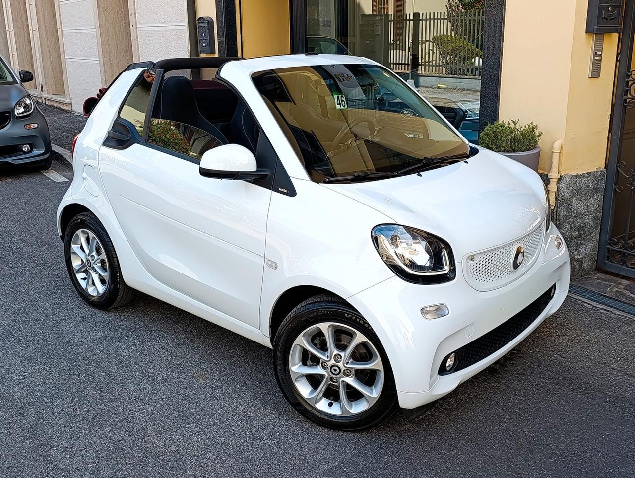 Smart ForTwo 70 1.0 twinamic cabrio Passion Capote Rossa
