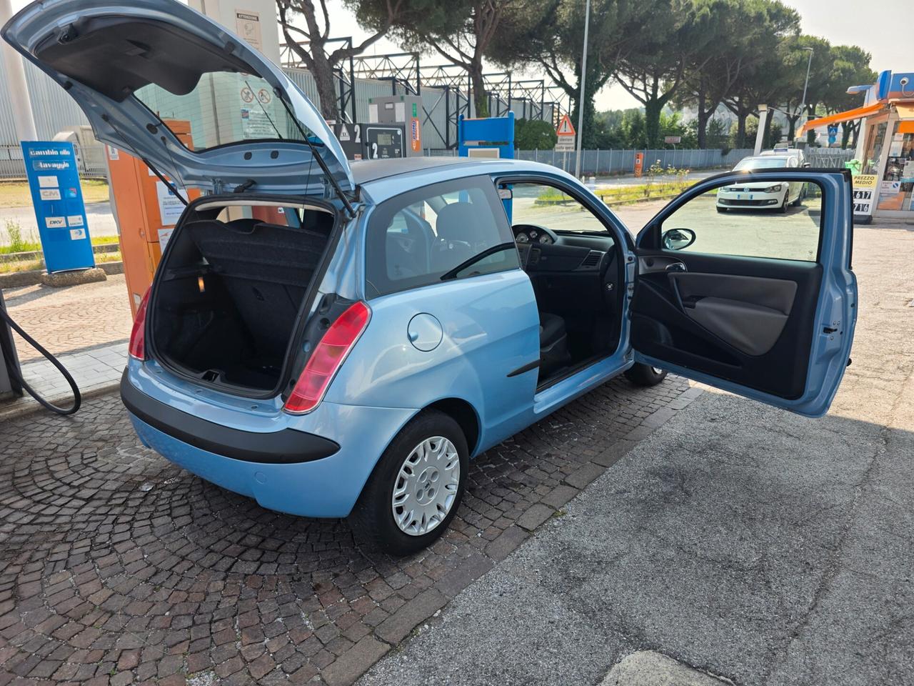 Lancia Ypsilon 1.2 con 140.000km