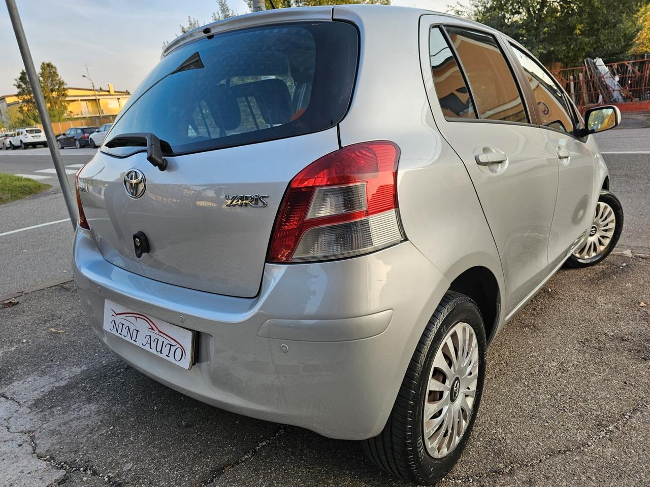 Toyota Yaris 1.0 69cv 5 Porte Sol*Pdc*Neopatentati*