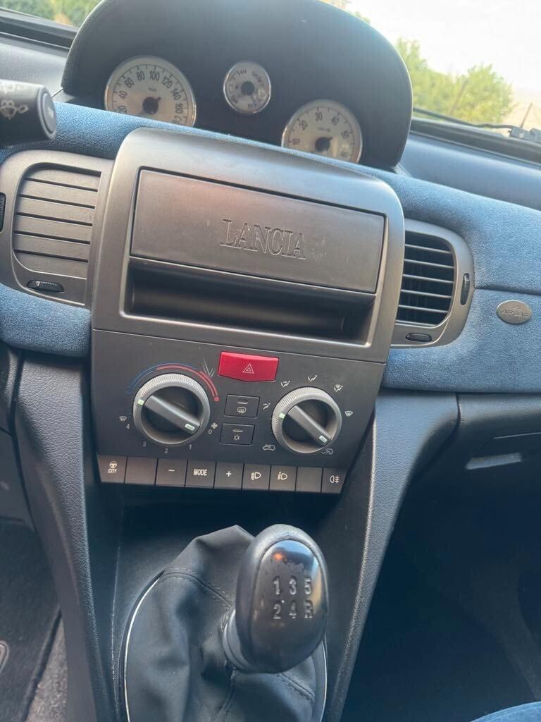 Lancia Ypsilon 1.2 16V Oro 120000km