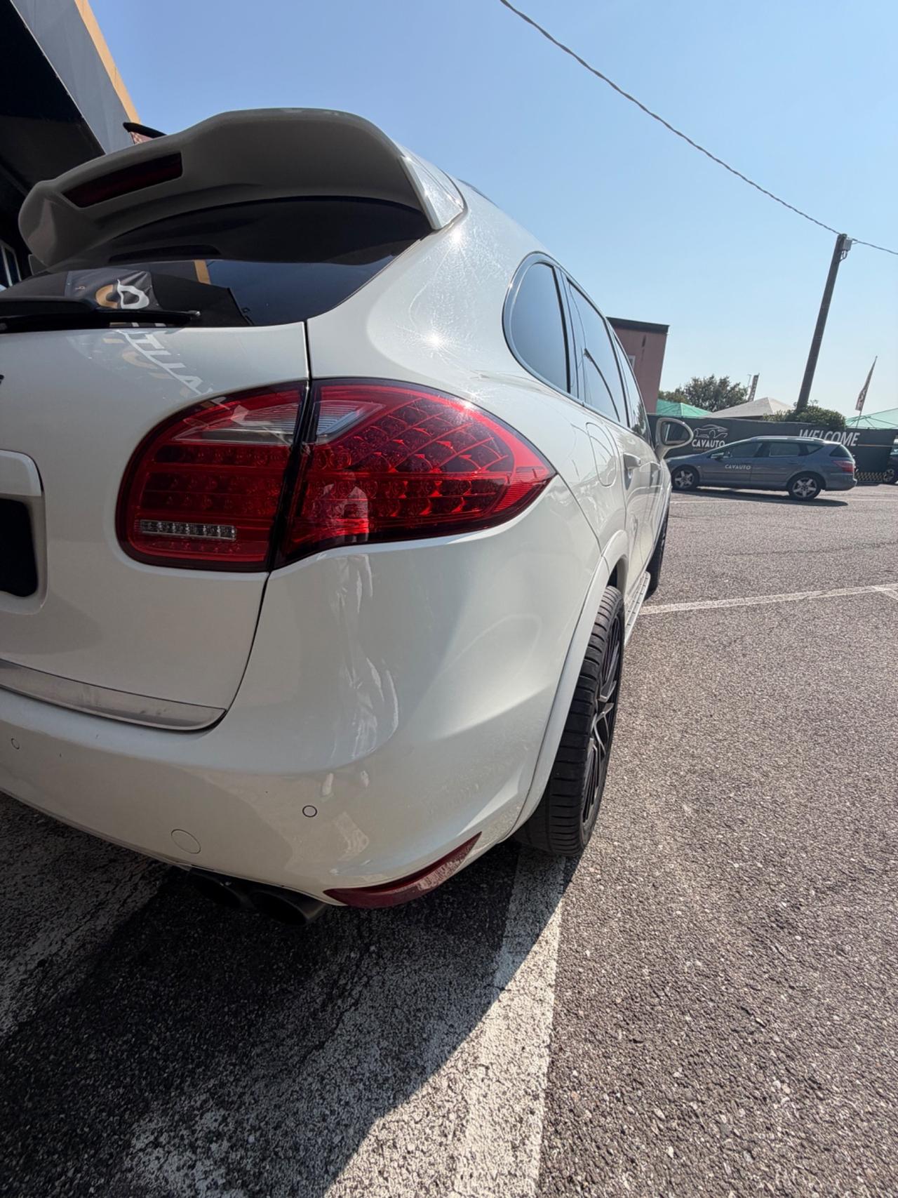 Porsche Cayenne 4.8 Turbo noleggio subentro