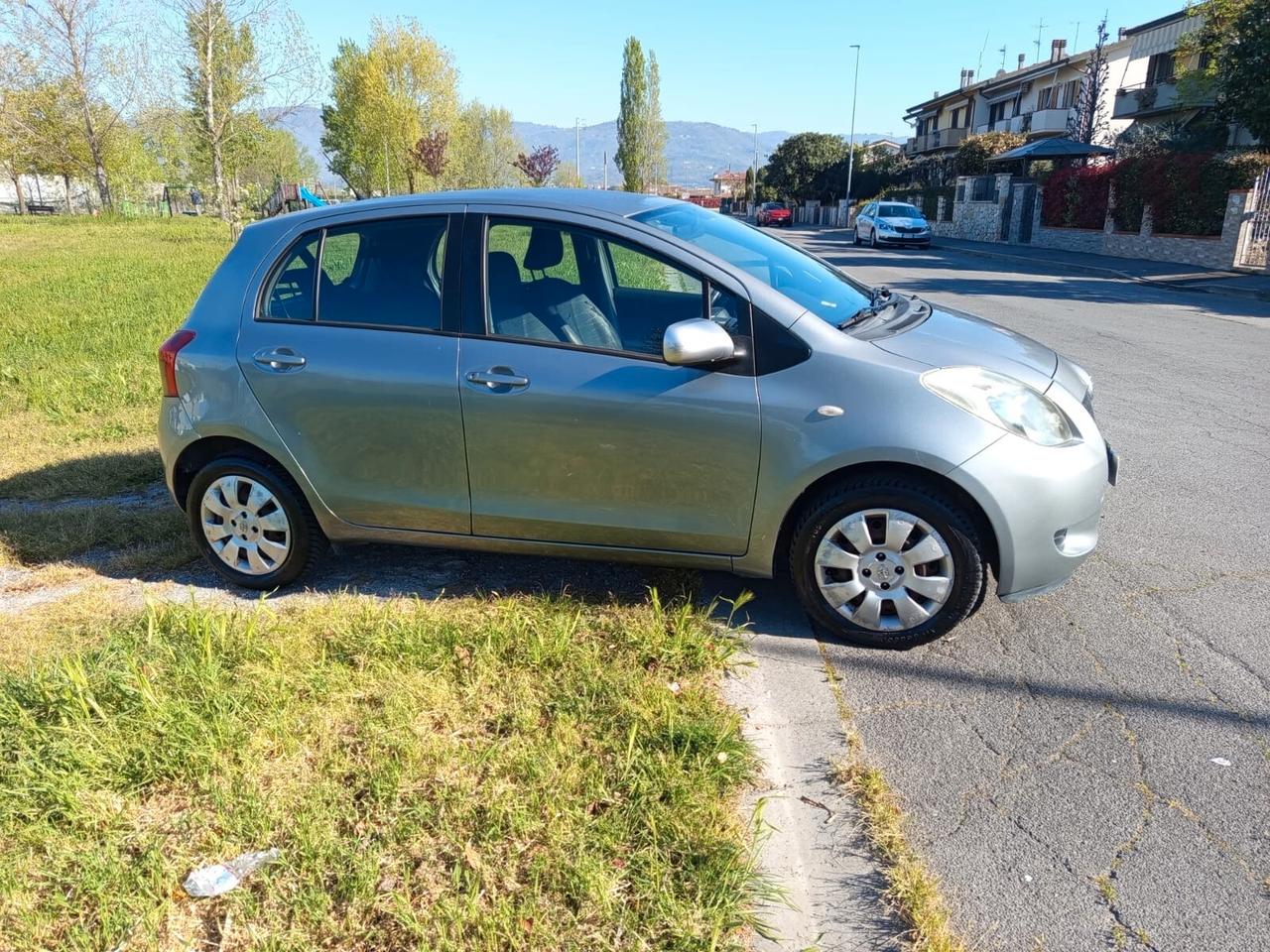 Toyota Yaris 1.0 5 porte Sol