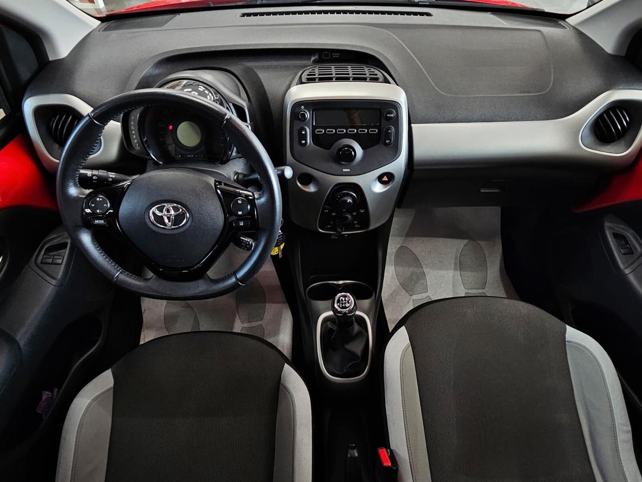 TOYOTA Aygo 1.0h 69 CV - NEOPATENTATI