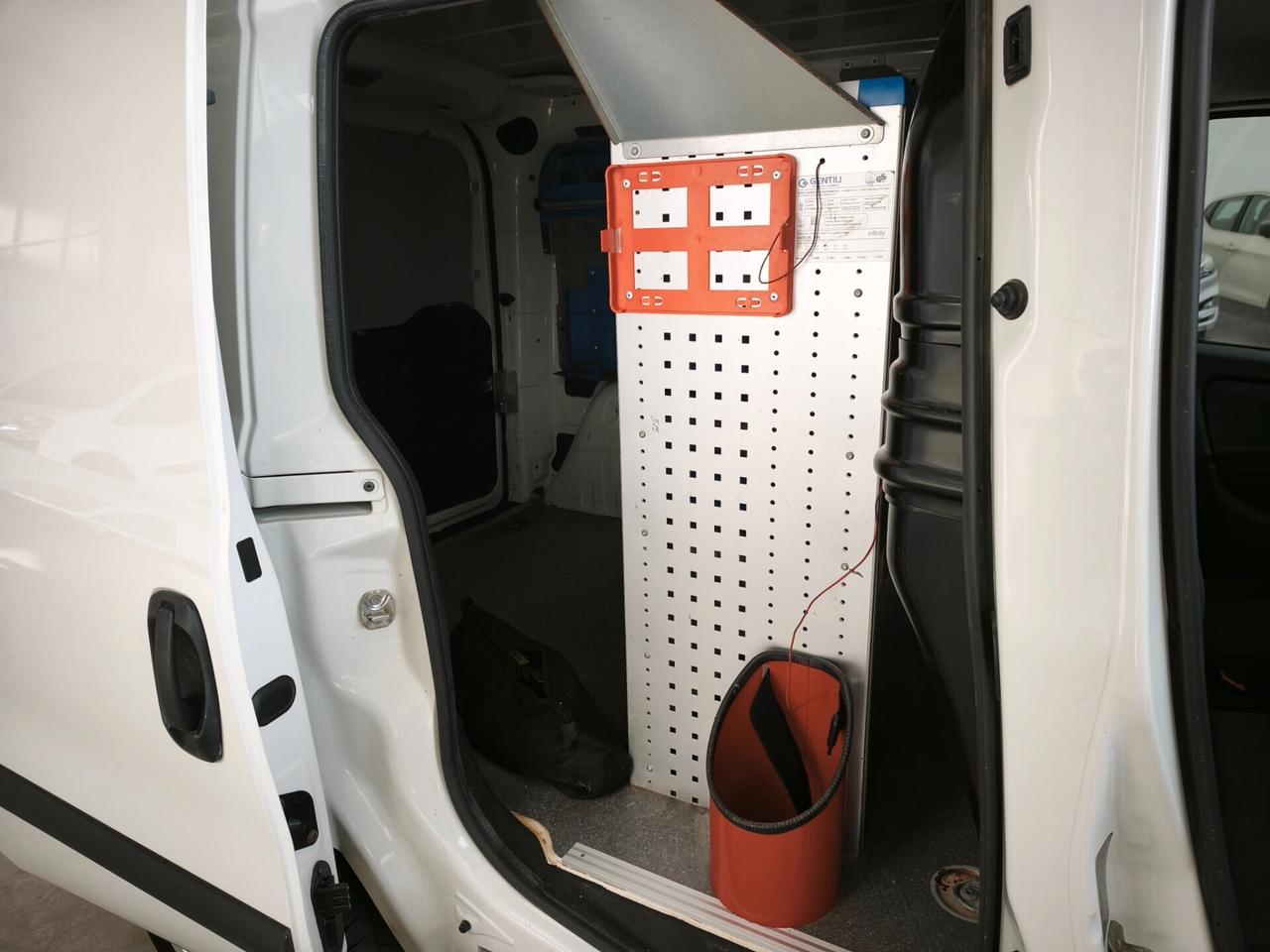 Fiat Doblò Professional 1.6 MJT – Allestimento Officina Mobile