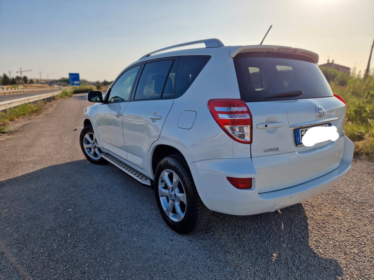 Toyota RAV 4 RAV4 Crossover 2.2 D-4D 150 CV Lounge