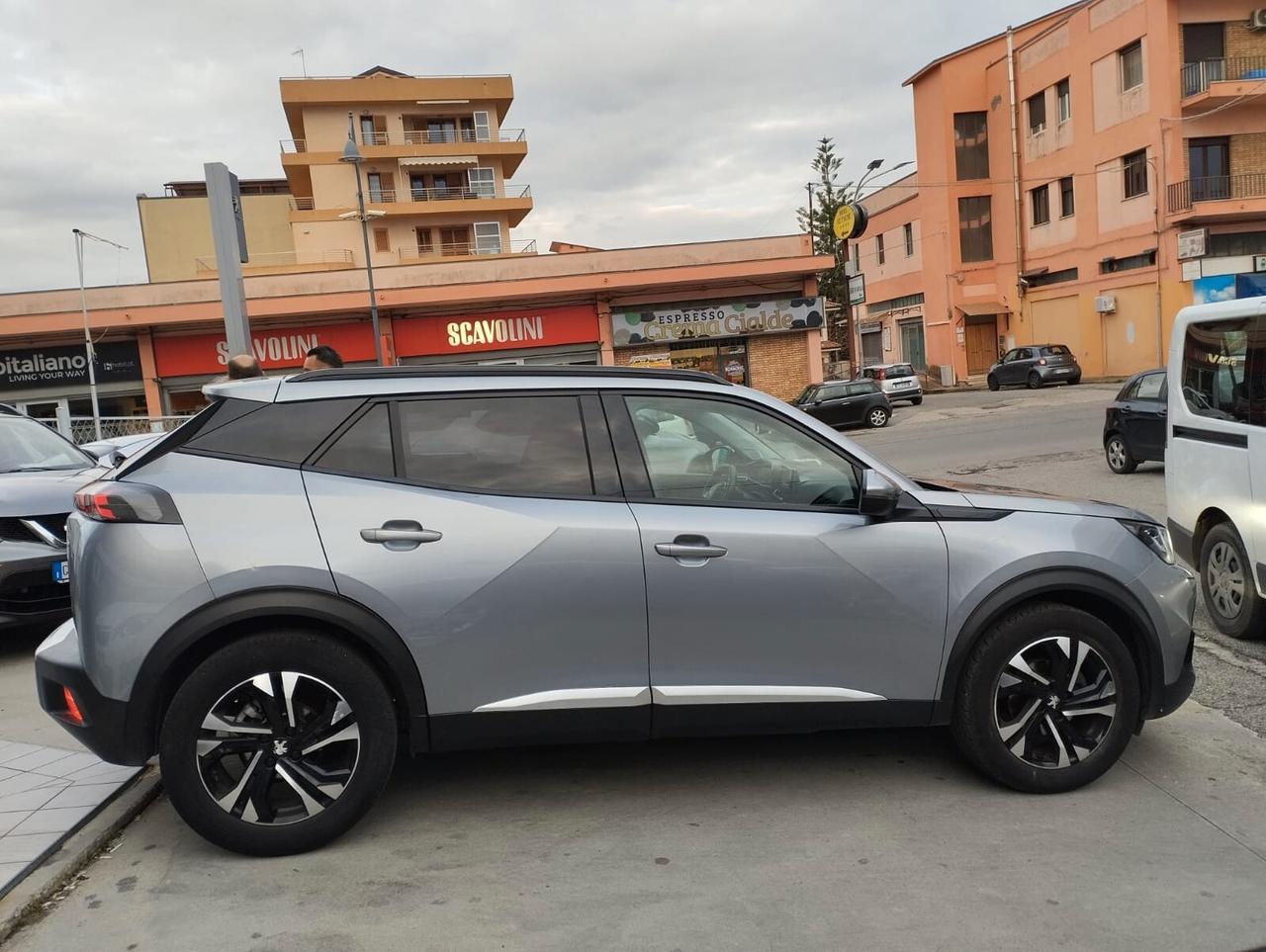 Peugeot 2008 PureTech 100 S&S Allure Navi Pack