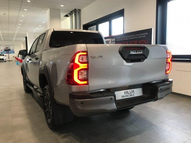 TOYOTA Hilux 2.8 D A/T 4WD 4 porte Double Cab Invincible MY'23