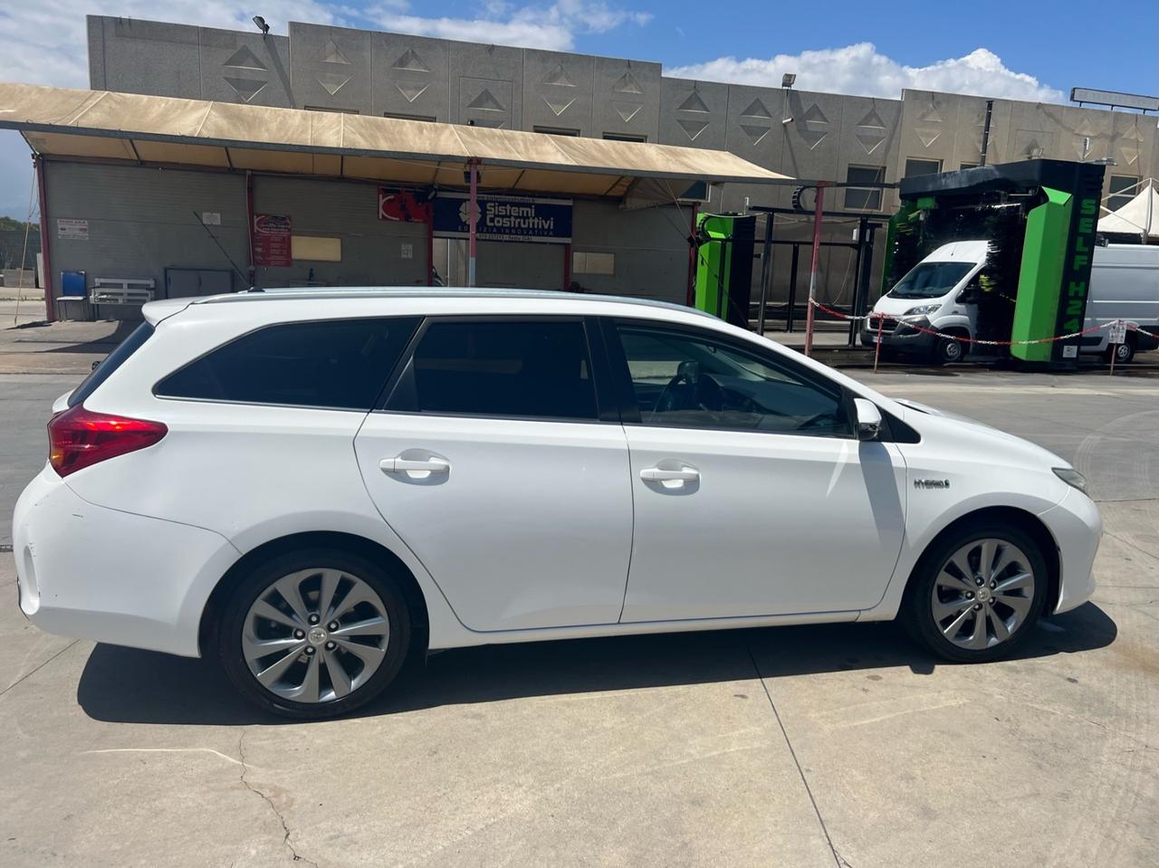 Toyota Auris Touring Sports 1.8 Hybrid Lounge