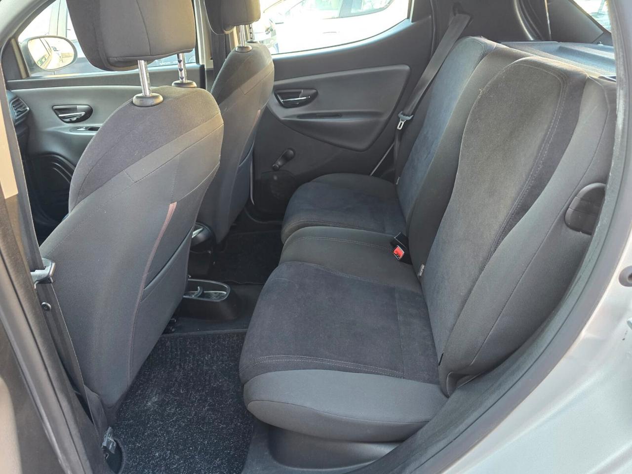 Lancia Ypsilon 0.9 TwinAir 85 cv full nuova 2013