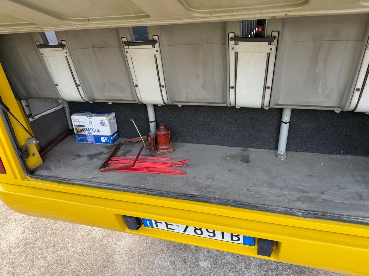 Scuolabus/ Iveco 42 posti euro 9.500