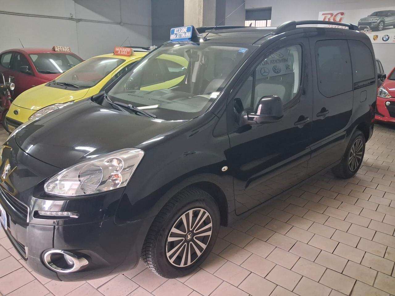 Peugeot Partner 5 posti 1.6 HDi Autocarro 2015