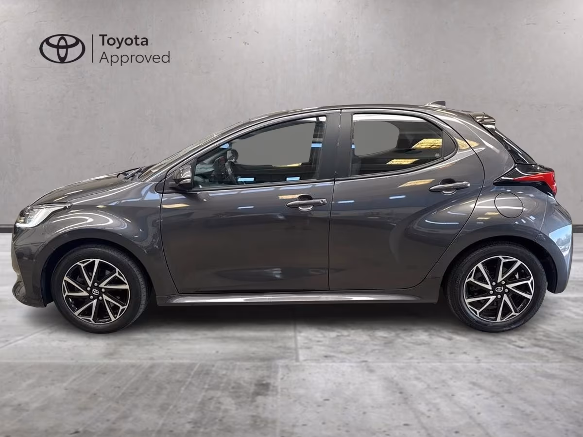TOYOTA Yaris 4ª serie - Yaris 1.5 Hybrid 5 porte Trend