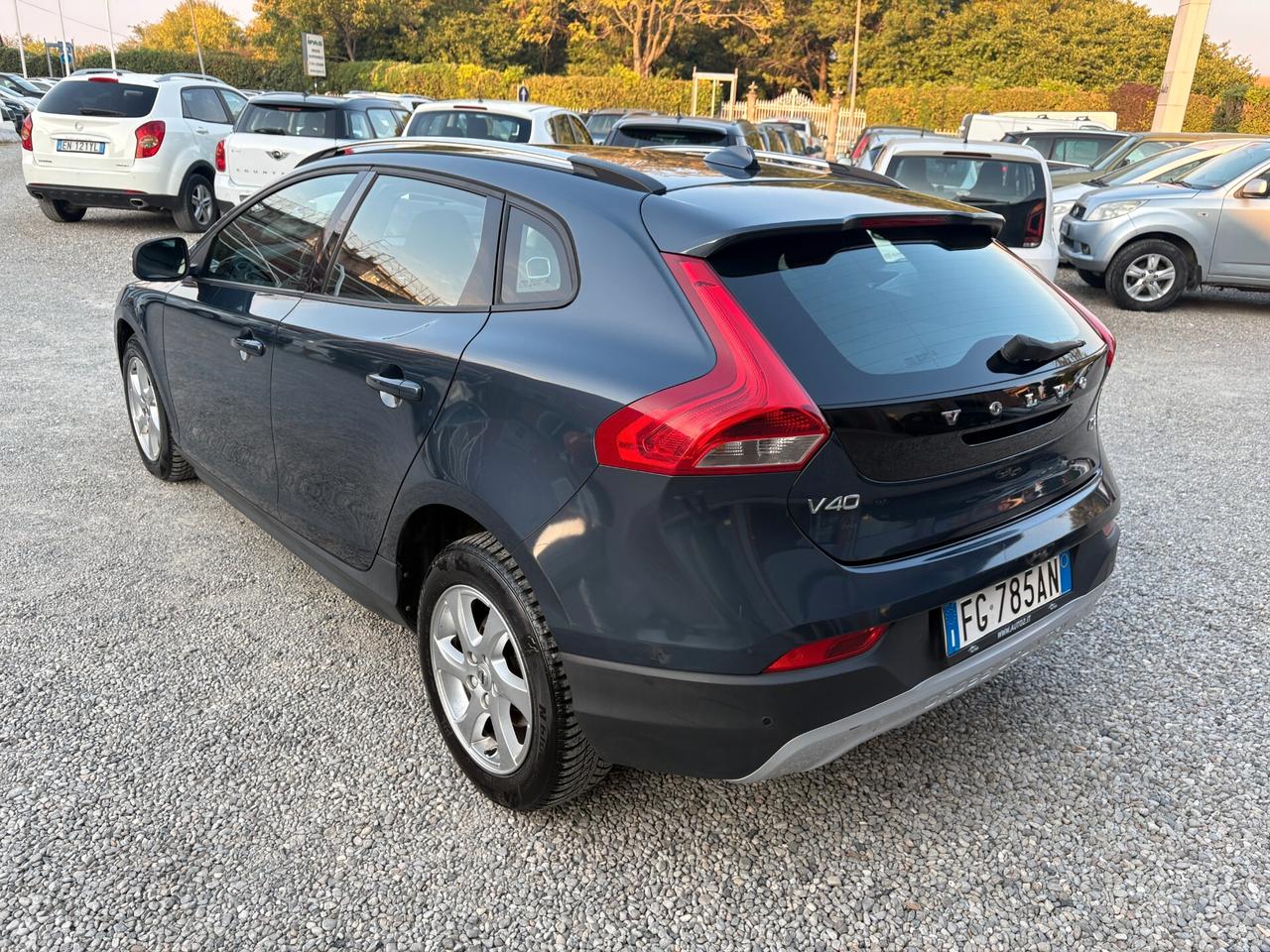 Volvo V40 2.0 D2 120CV Cross Country