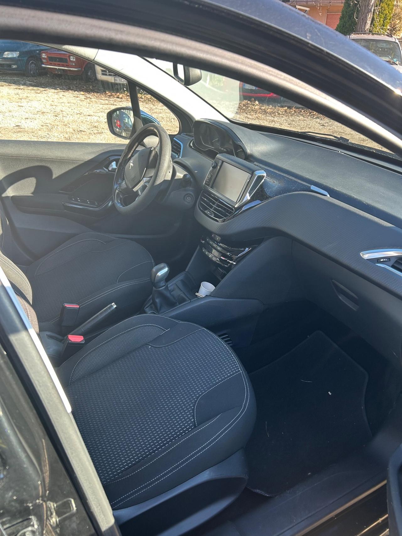 Peugeot 208 PureTech 82 5 porte Allure