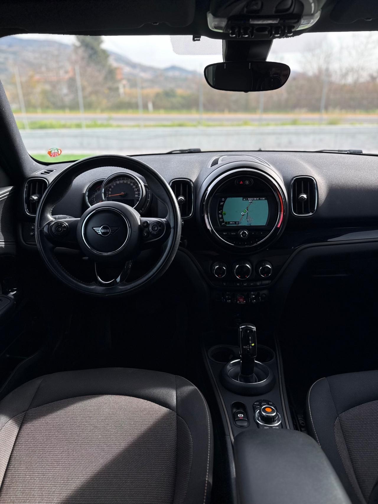 Mini Cooper Countryman 1.5 Benz