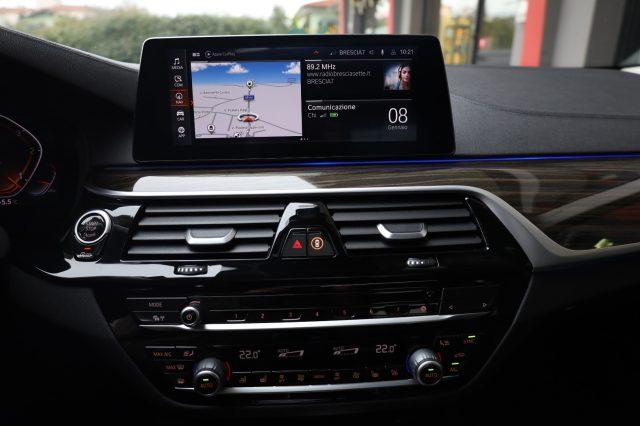 BMW 530 d xDrive 249CV Berlina Live Cockpit HeadUp Tetto