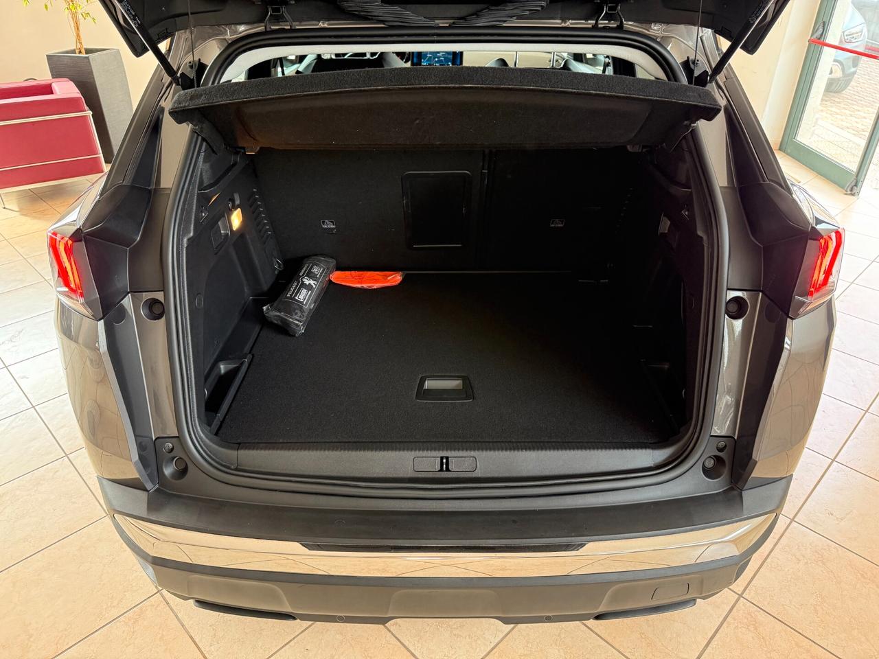 Peugeot 3008 BlueHDi 130 S&S EAT8 Allure Pelle RetroCam Full