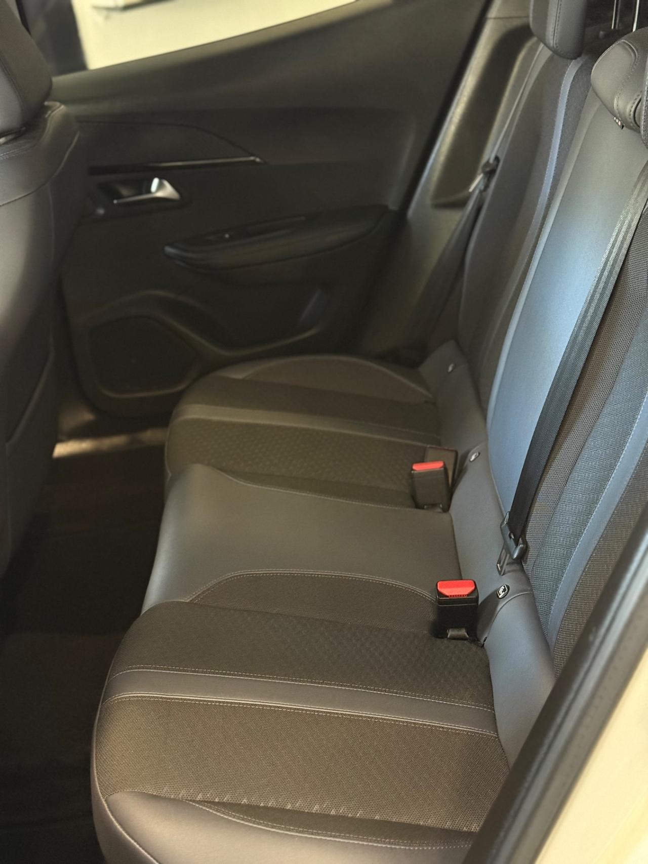 Peugeot 2008 BlueHDi 130 S&S EAT8 Allure Navi Pack