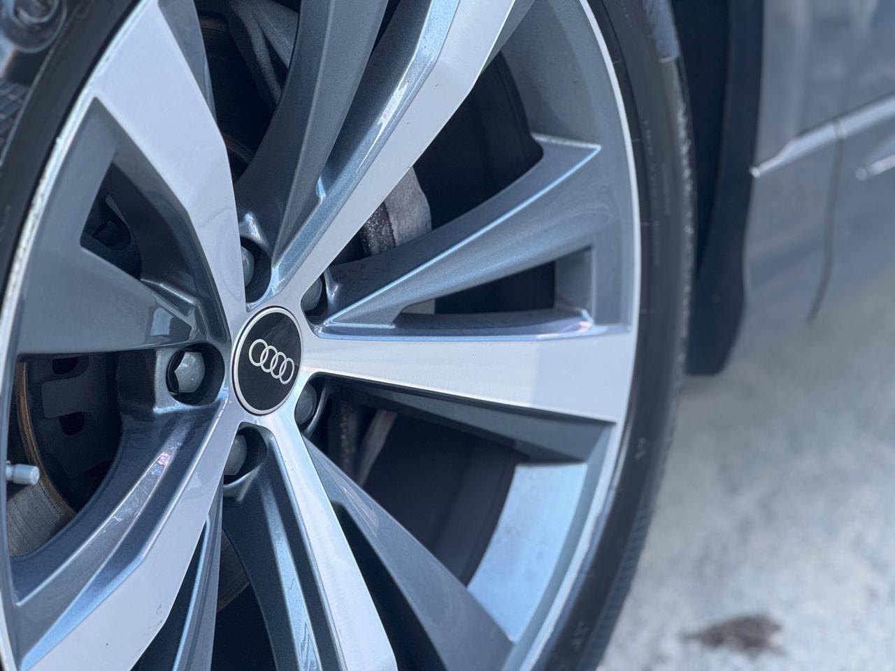 AUDI Q8 45 TDI QUATTRO S-LINE FULL IVA ESPOSTA