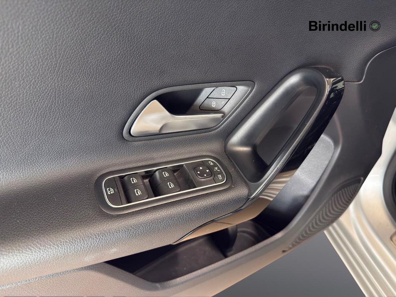 Mercedes-Benz Classe A (W177) - A 180 Automatic Business
