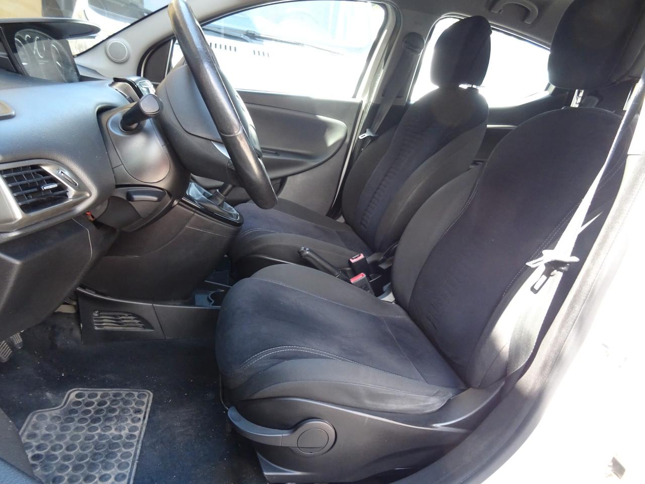 Lancia Ypsilon 0.9 TwinAir 85 Metano Ecochic Elle