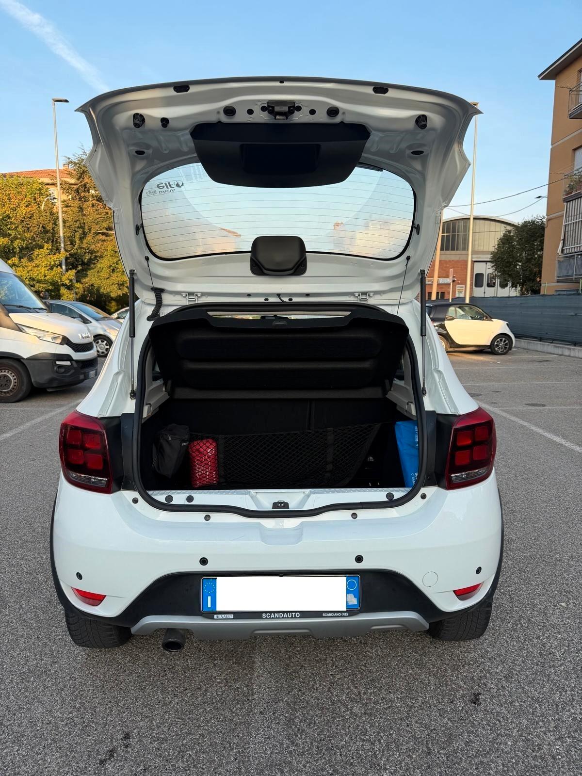 Dacia Sandero Stepway 0.9 tce Gpl - NAV. - NEOP. - 12 MESI DI GARANZIA -